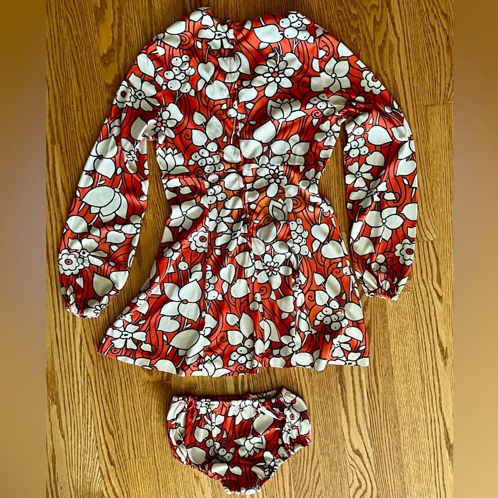 Vintage 1970’s Mod or Gogo Red & White Floral Long Sleeve Dress with Bloomers - Picture 5 of 8